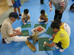 バ山崎小学校サマースクールの様子1